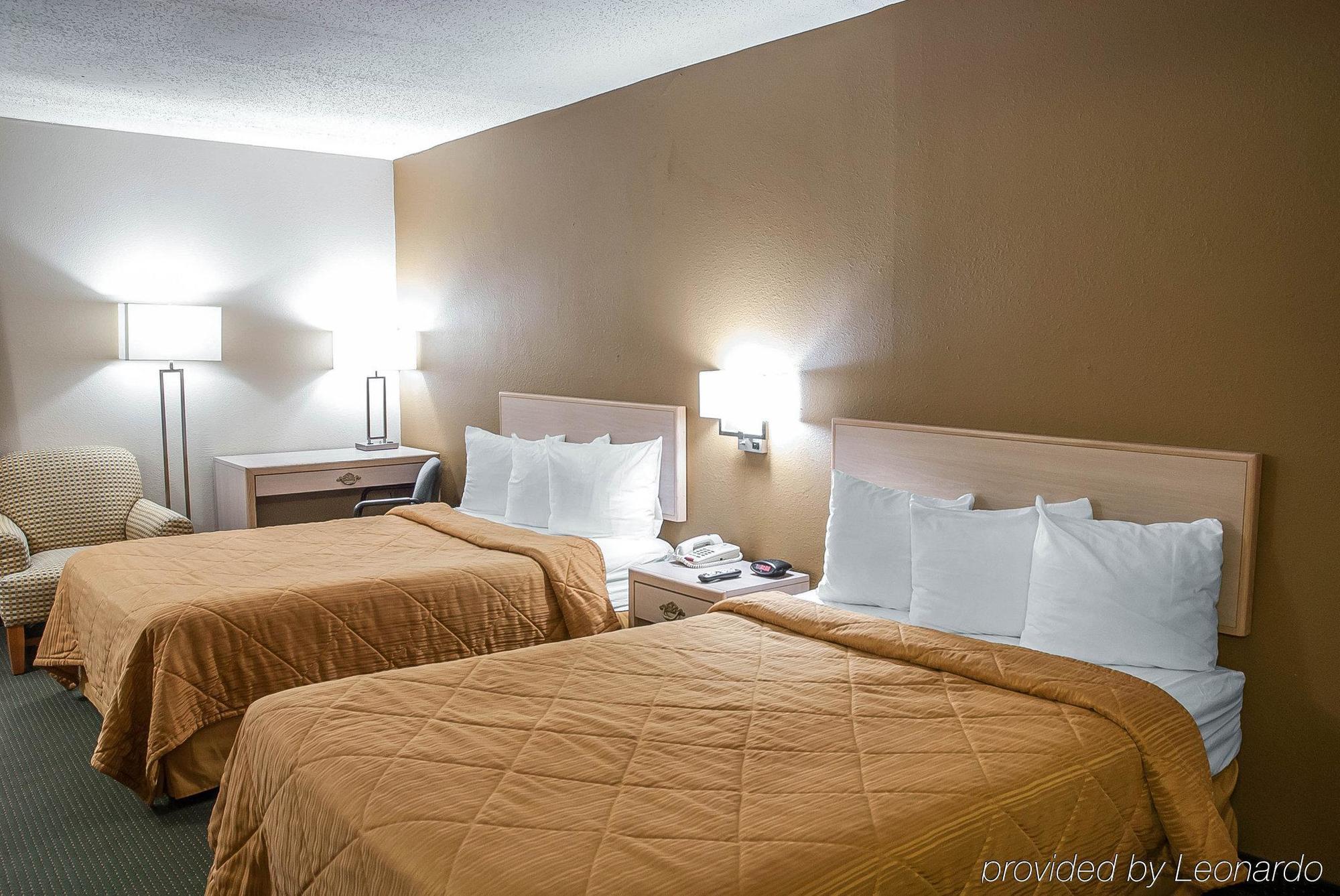 Pacific Quality Inn Near Six Flags St. Louis מראה חיצוני תמונה