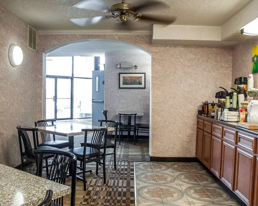 Pacific Quality Inn Near Six Flags St. Louis מסעדה תמונה
