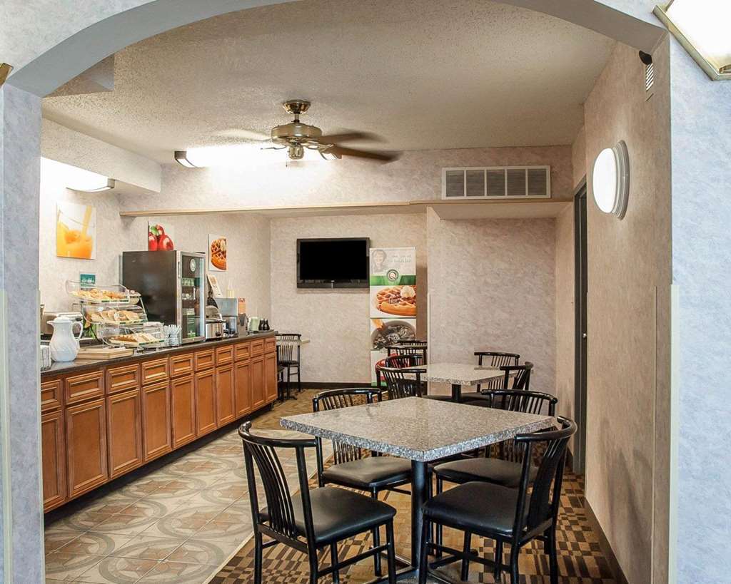 Pacific Quality Inn Near Six Flags St. Louis מסעדה תמונה