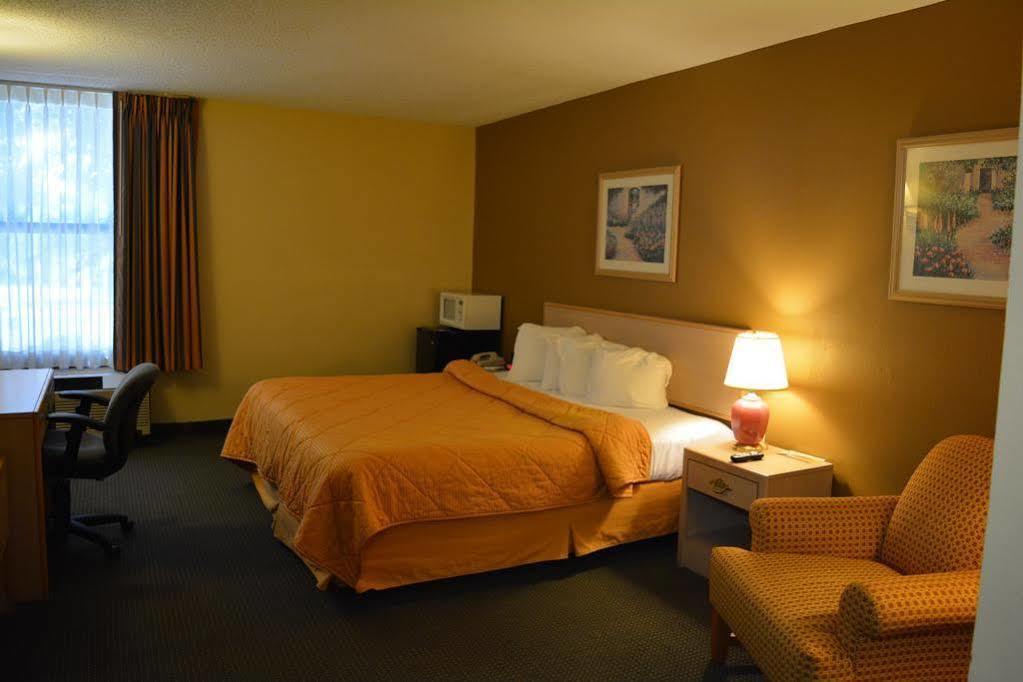 Pacific Quality Inn Near Six Flags St. Louis מראה חיצוני תמונה