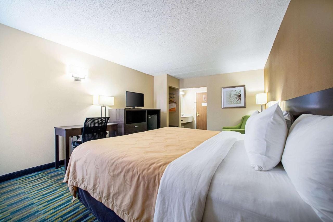 Pacific Quality Inn Near Six Flags St. Louis מראה חיצוני תמונה