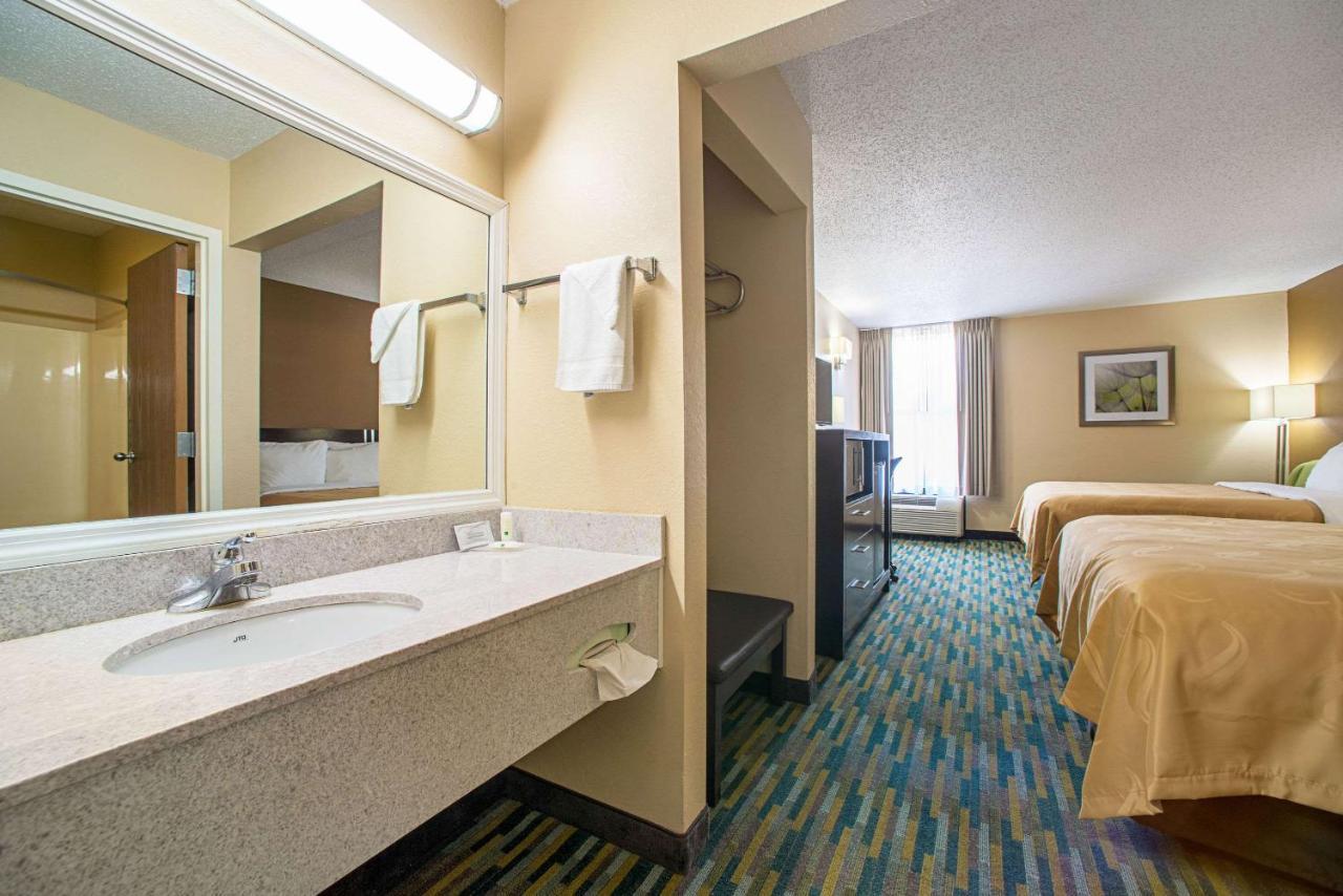 Pacific Quality Inn Near Six Flags St. Louis מראה חיצוני תמונה