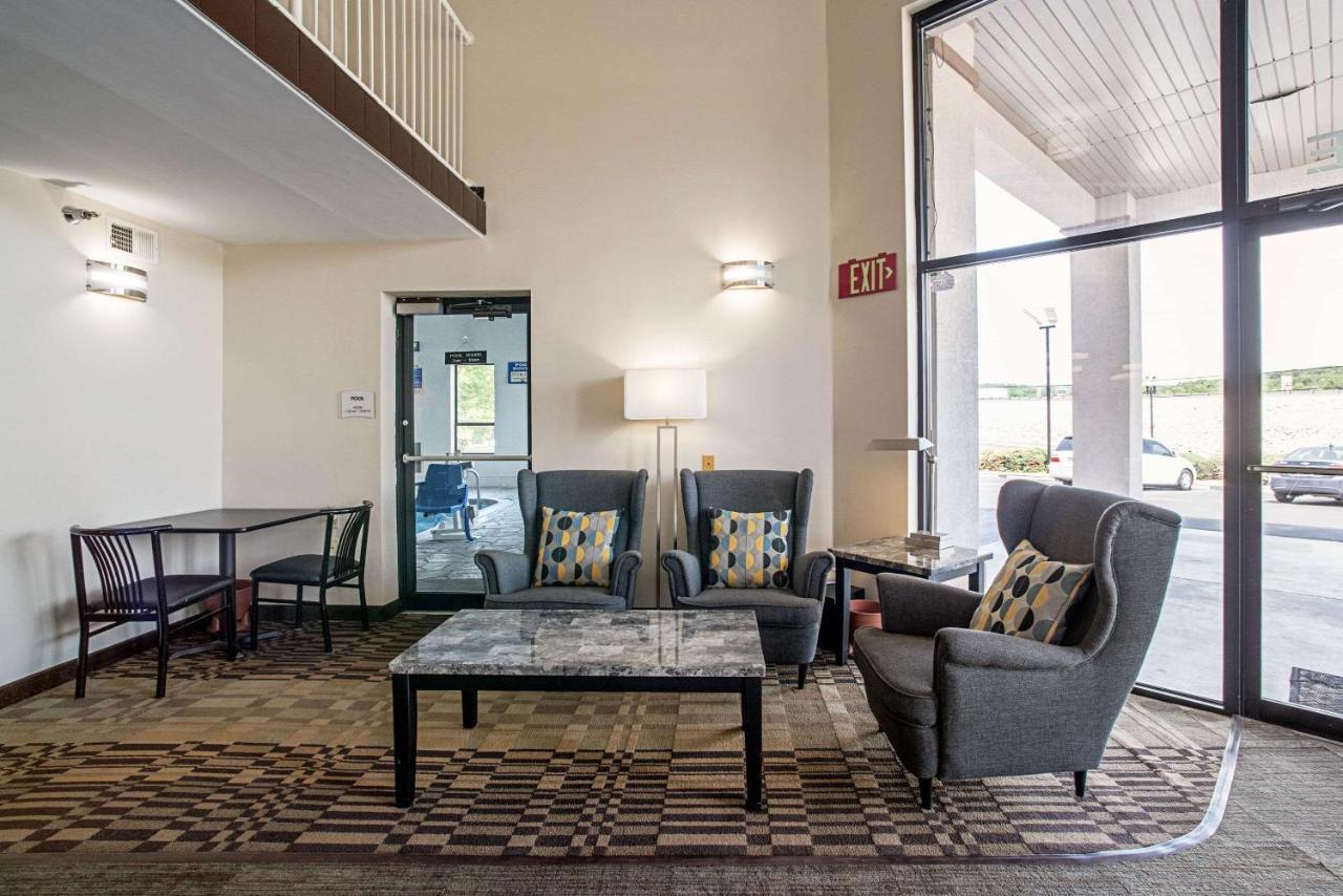 Pacific Quality Inn Near Six Flags St. Louis מראה חיצוני תמונה
